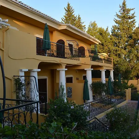 Sailing House Penzion 3*